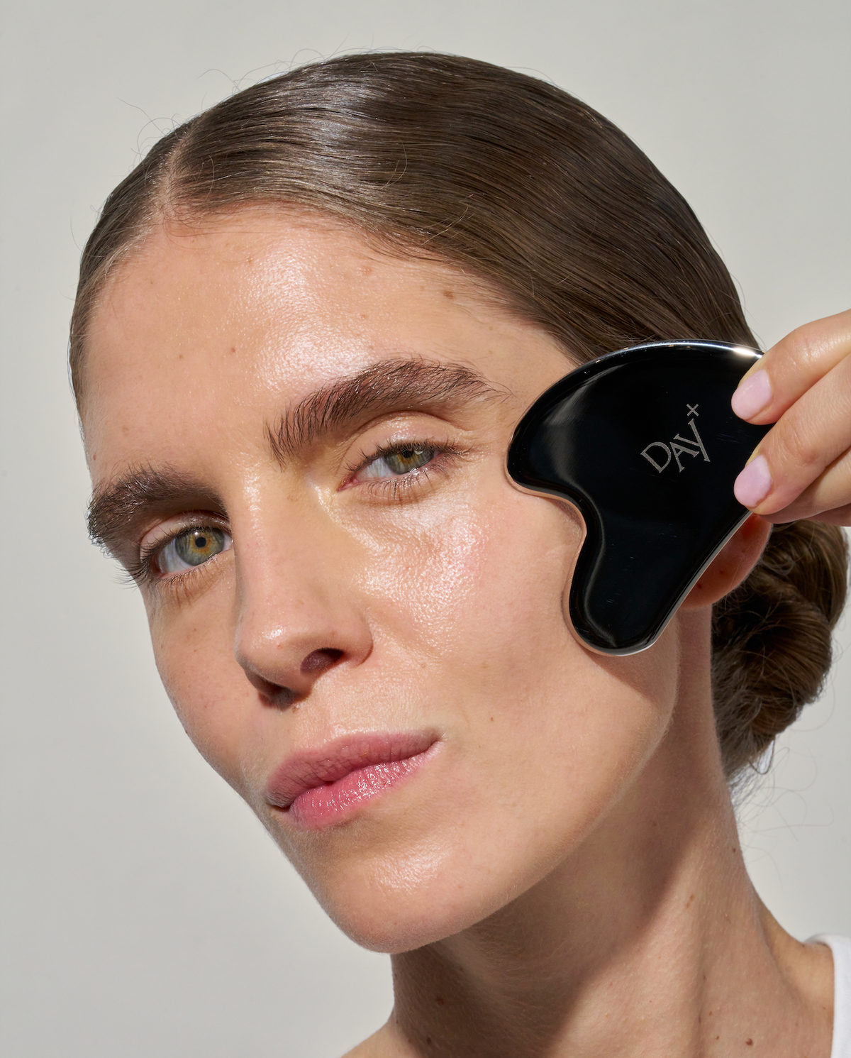 L'approche scientifique du Gua-sha : Effets Anti-Âge en 5 Étapes