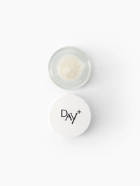 Pot de Eyes & Cheeks gloss ouvert pris du dessus.