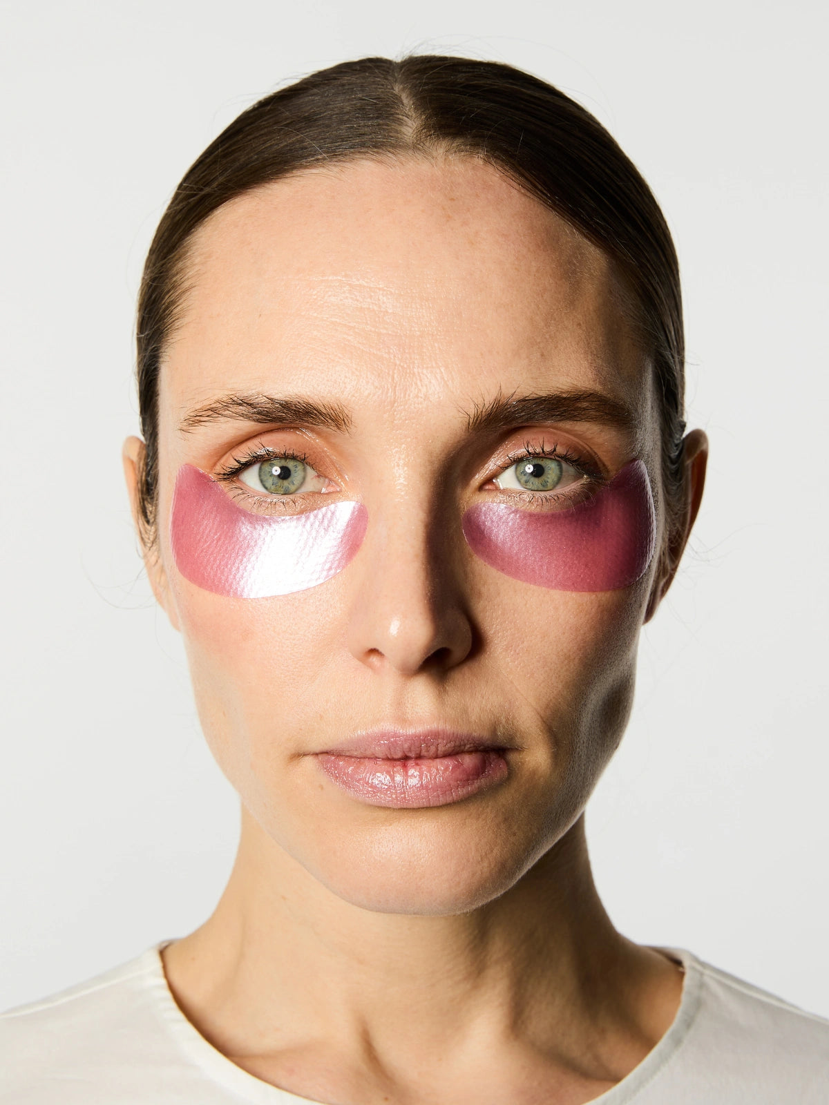 Routine de soins avec les Patchs Yeux Anti-cernes.