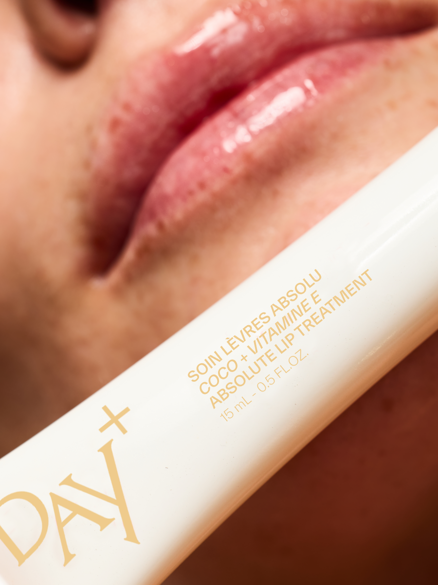 Soin Lèvres Absolu enrichi en huile de coco et vitamine E.