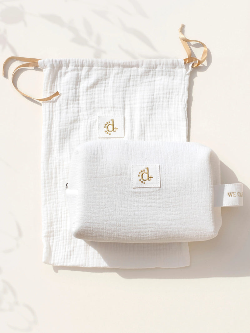 Vanity D+ For Care avec sa housse de voyage.