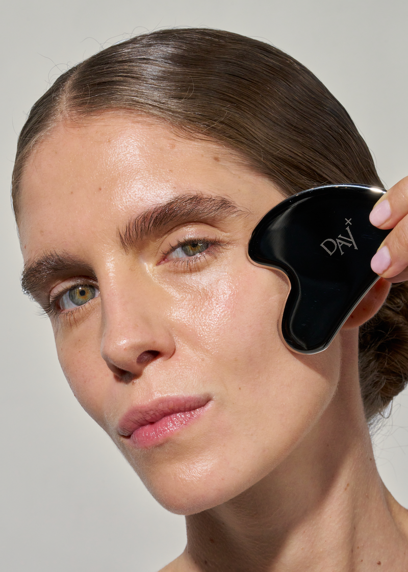 L'approche scientifique du Gua-sha : Effets Anti-Âge en 5 Étapes