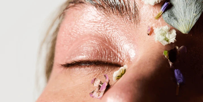 Des textures uniques, des pigments subtils et toute l’efficacité des soins dans une routine maquillage nouvelle génération – Skincare Makeup Day+
