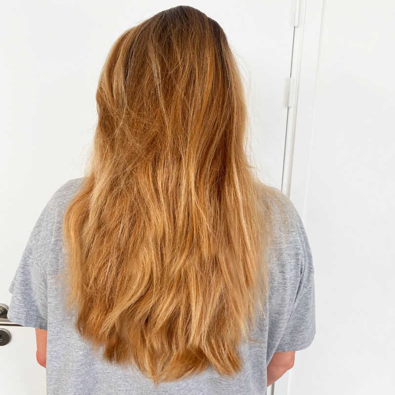 Photo des cheveux d'une clientes après l'utilisation de la cure cheveux de chez Day+.