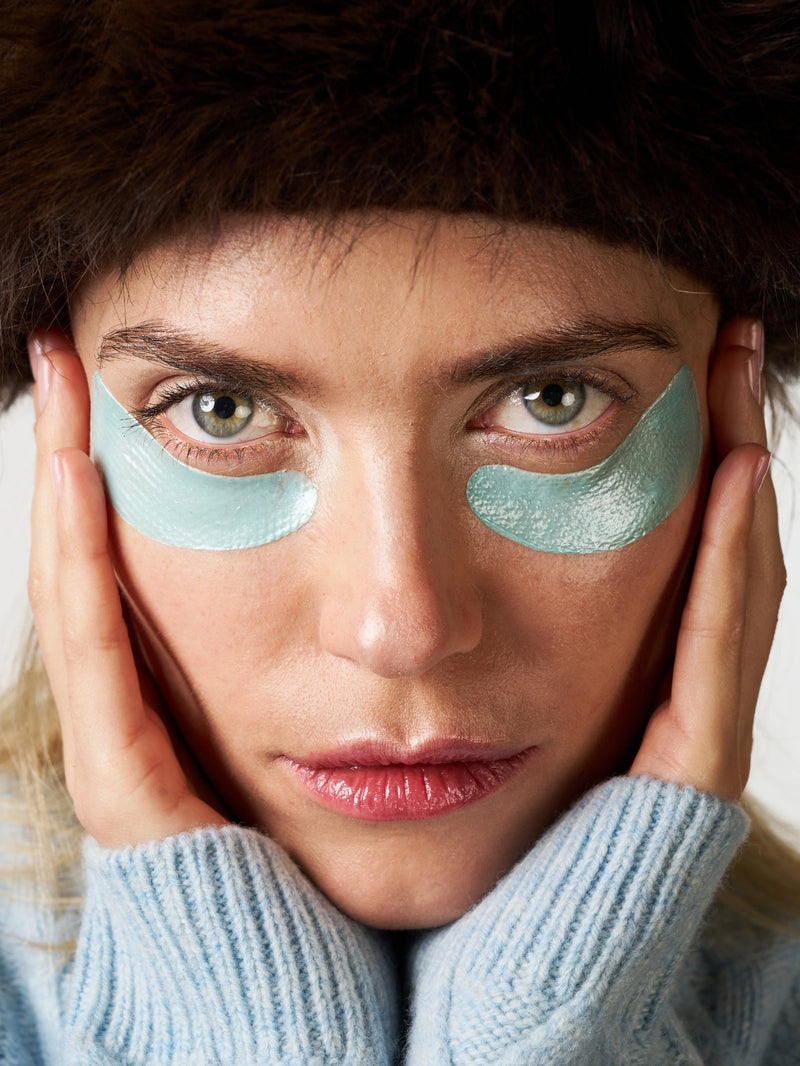 Routine de soin avec les Patchs Yeux Régénérants Nuits.