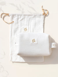 Vanity D+ For Care avec sa housse de voyage.